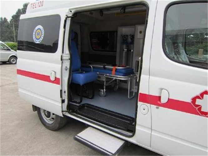 类乌齐救护车出租服务案例7